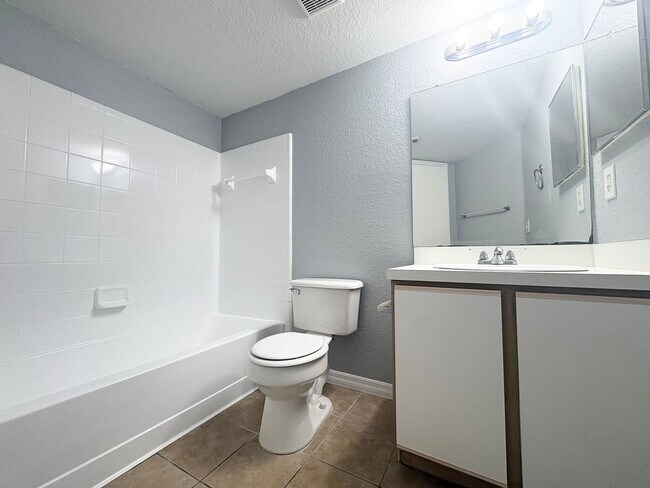 Building Photo - 2216 Grand Cayman Ct