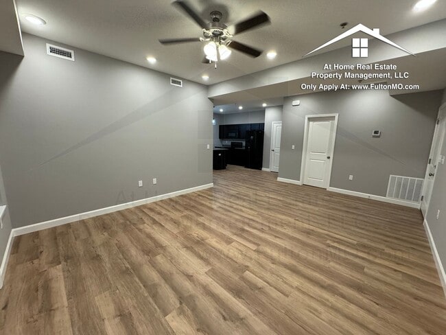 Building Photo - 2610 N Bluff St