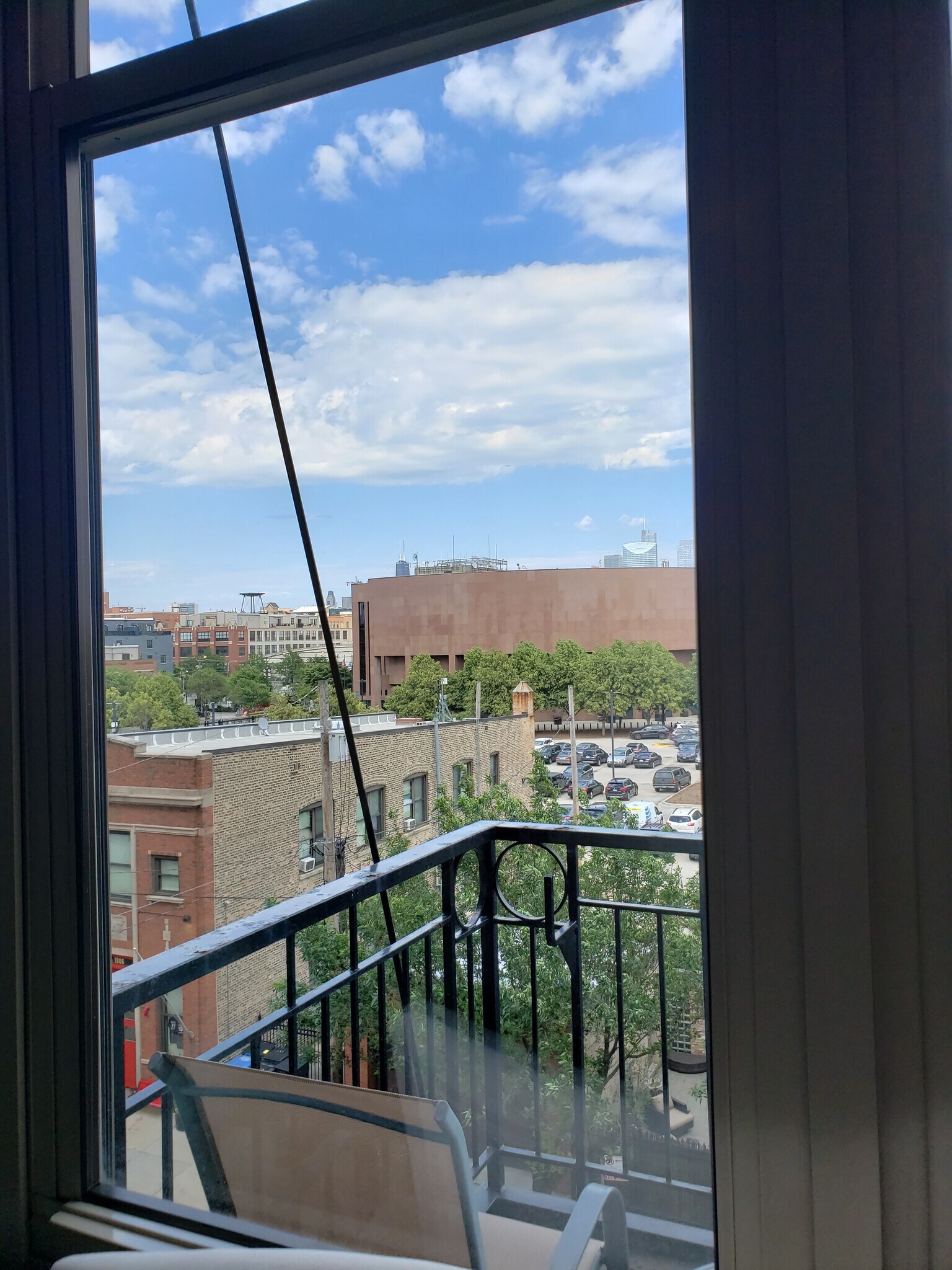 Building Photo - 1500 W Monroe St