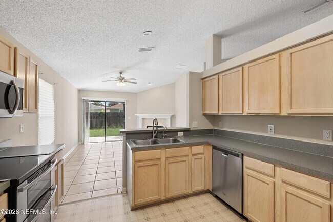 Building Photo - 3422 Brahma Bull Ct