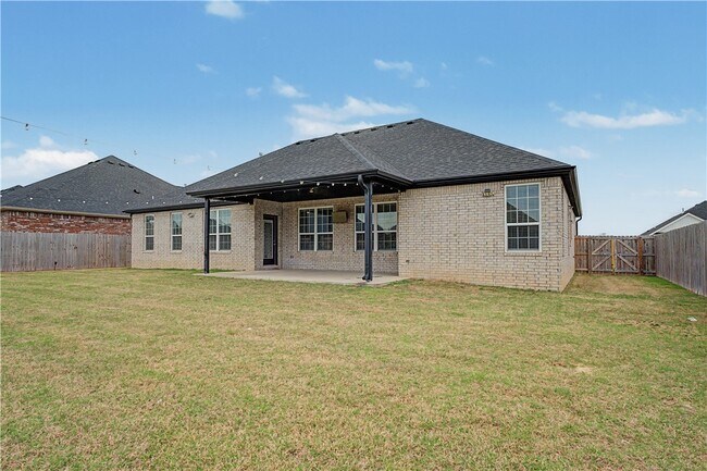Building Photo - 431 Linda Ln