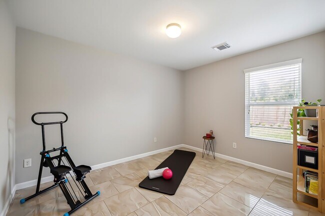 Building Photo - 2615 Magnolia Fair Way