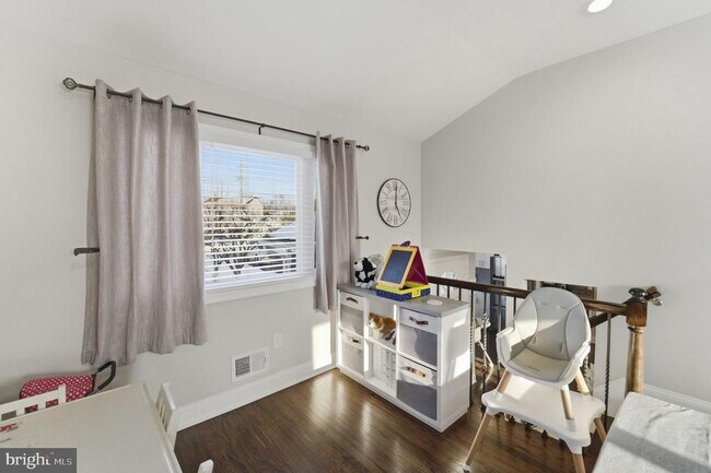 Building Photo - 38 Vine Way