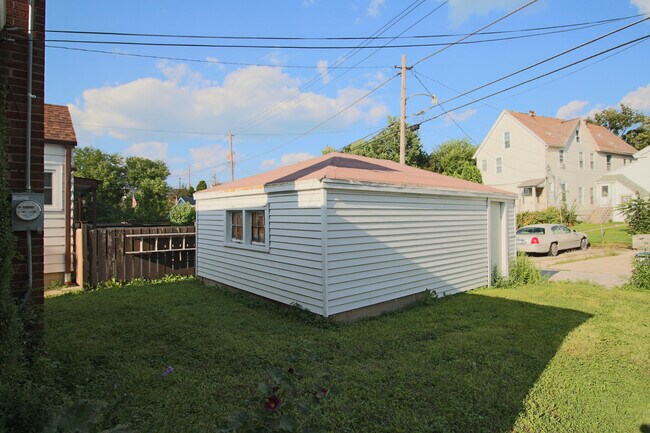 Building Photo - COMING SOON! Charming Bayview Haven: Affor...