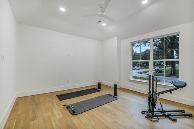 Building Photo - 9411 Millbury Dr