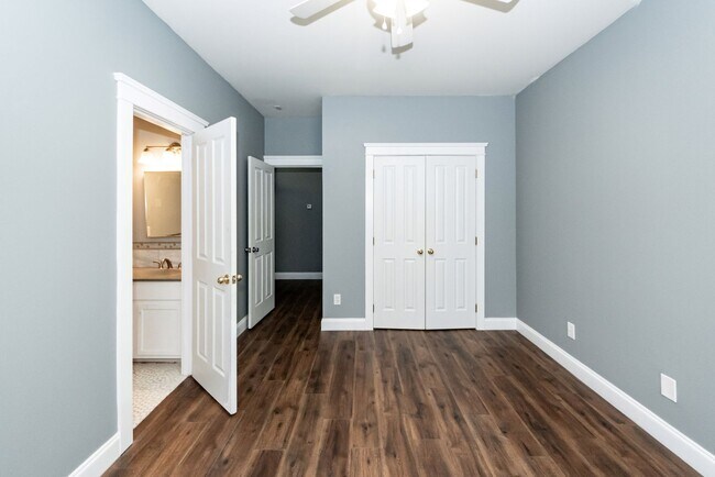 Building Photo - 115 Blackwater Dr