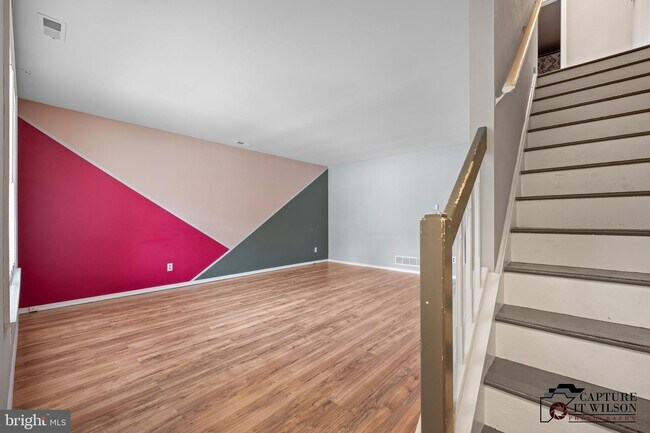 Building Photo - 365 Aldeberan Dr
