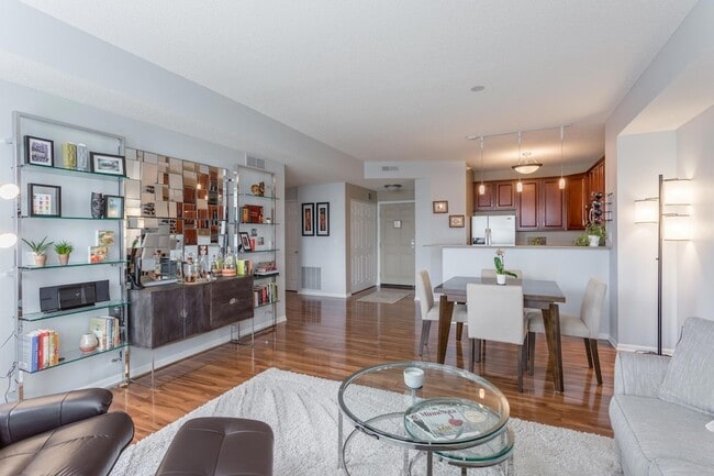 Building Photo - 545 N 1st St