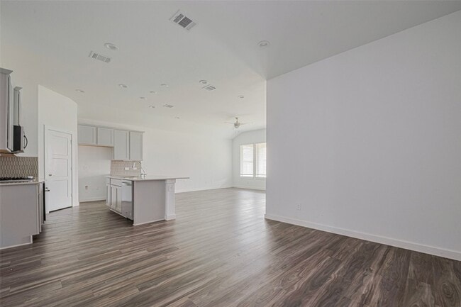 Building Photo - 133 Aurora Spgs Dr
