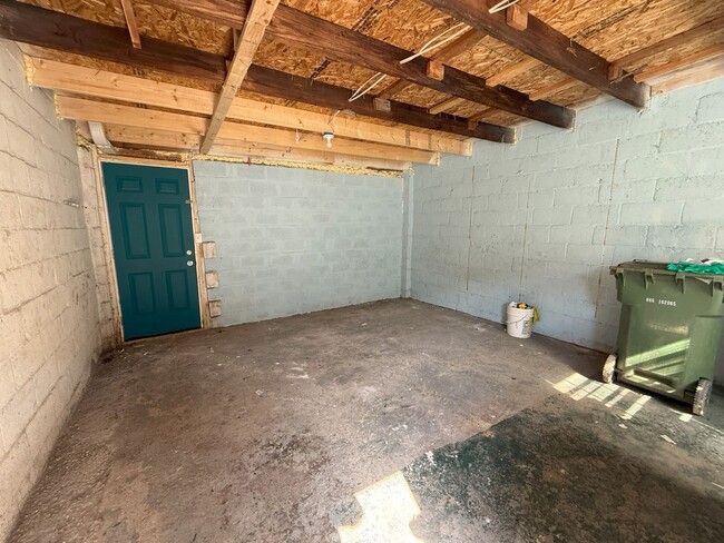 Building Photo - Fully Renovated 2BR Home w/ Fenced Yard & ...