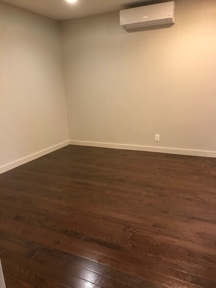 Building Photo - 2900 Elm St