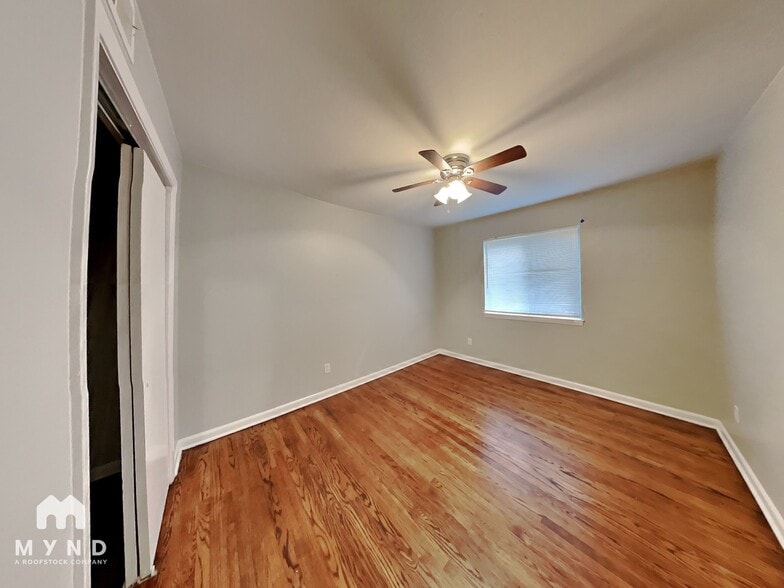 Building Photo - 4193 Deerland St