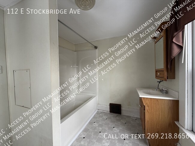 Building Photo - 112 E Stockbridge Ave