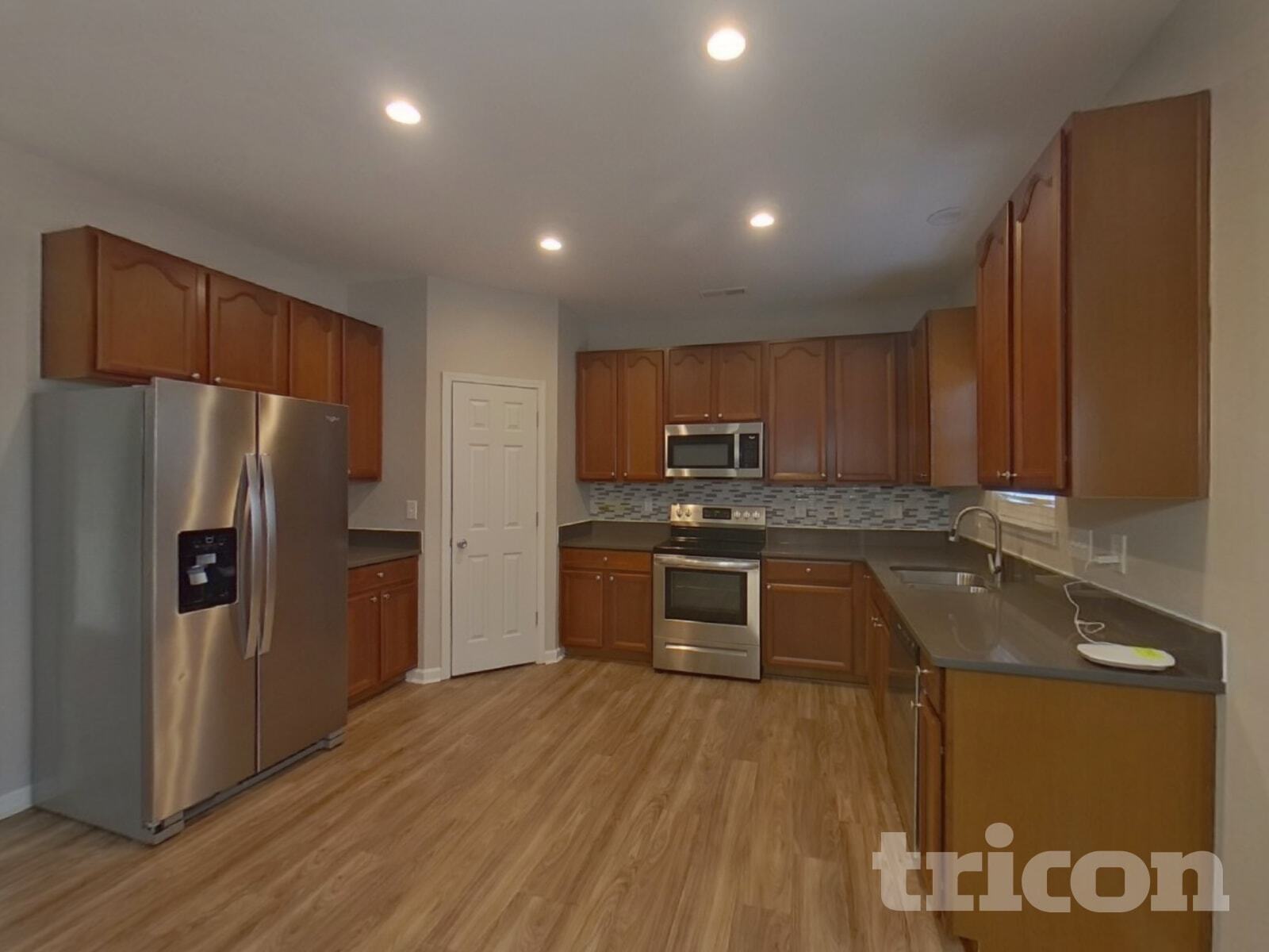 Building Photo - 1001 Southridge Dr