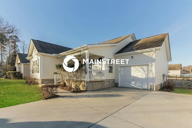 Building Photo - 3 Bedroom Pet-Friendly Home in Mooresville...