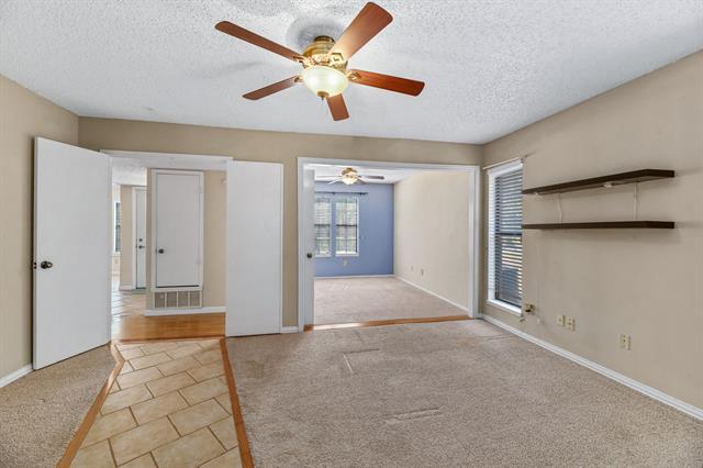 Building Photo - 801 Meadowlark Dr