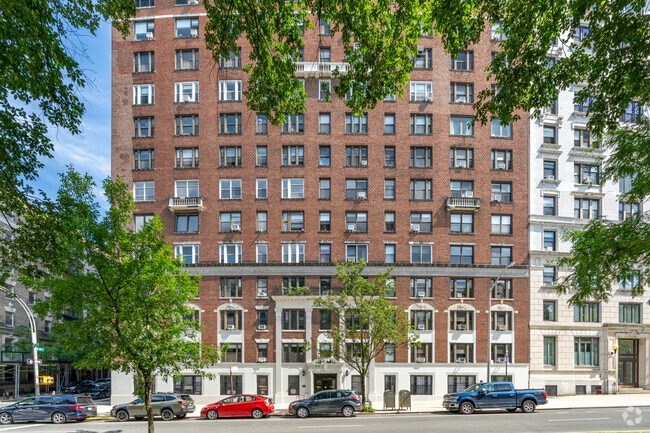 Building Photo - 425 Riverside Dr