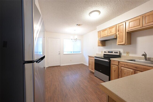 Building Photo - 319 W William Cannon Dr