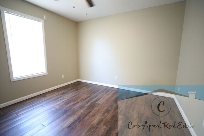 Building Photo - Utilities included!! Internet included!! Spacious 2 bed /2 full bath apt - includes washer/dryer