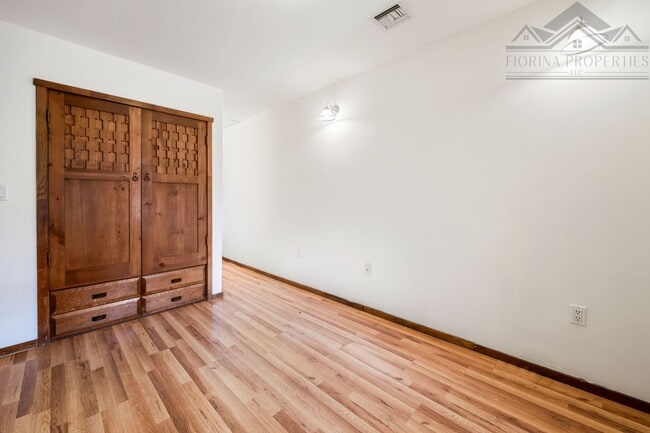 Building Photo - Inviting Studio in the Heart of Downtown Santa Fe