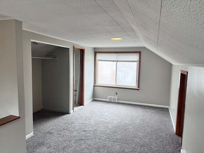 Building Photo - 19989 Strathmoor St