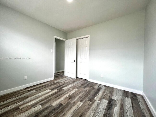 Building Photo - 805 NW 7th Ave