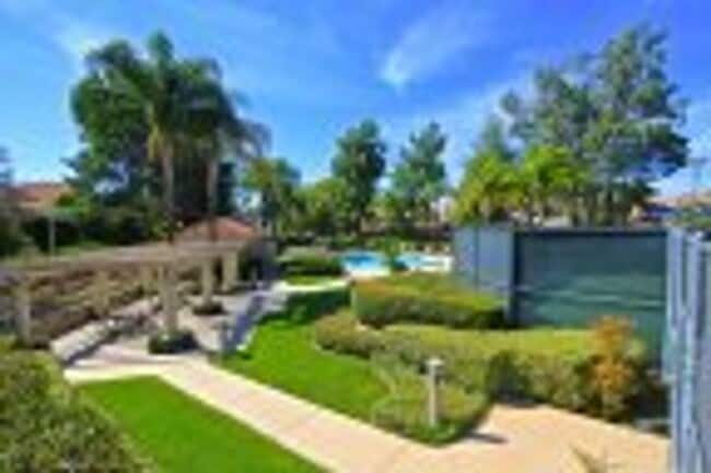 Building Photo - Paloma Del Sol Home- Move in Ready