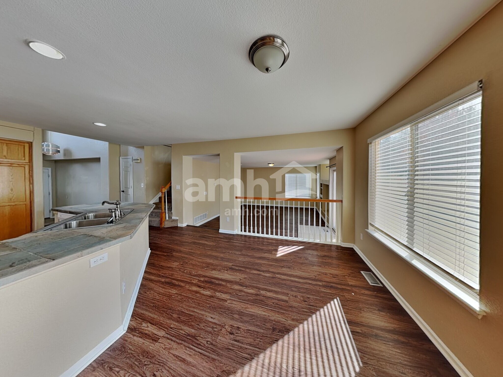 Building Photo - 4892 Waldenwood Dr