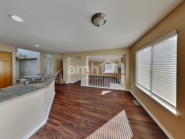 Building Photo - 4892 Waldenwood Dr