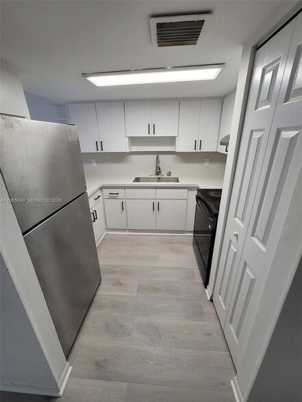 Building Photo - 1624 NE 151st St