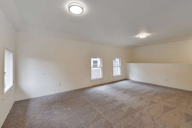 Building Photo - 624NW