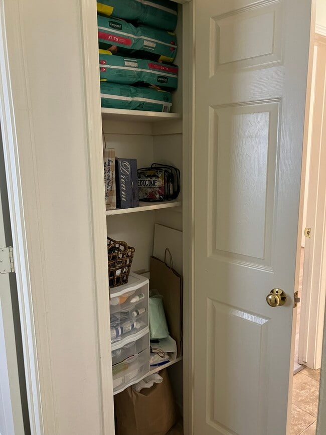 Building Photo - 8675 Golf Creek Dr