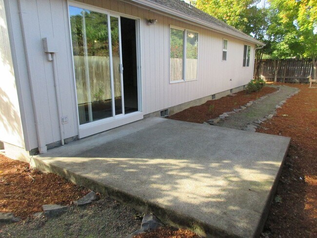 Building Photo - 4523 Wildcherry Dr SE