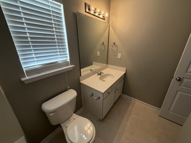 Building Photo - 6350 Morningview Ct