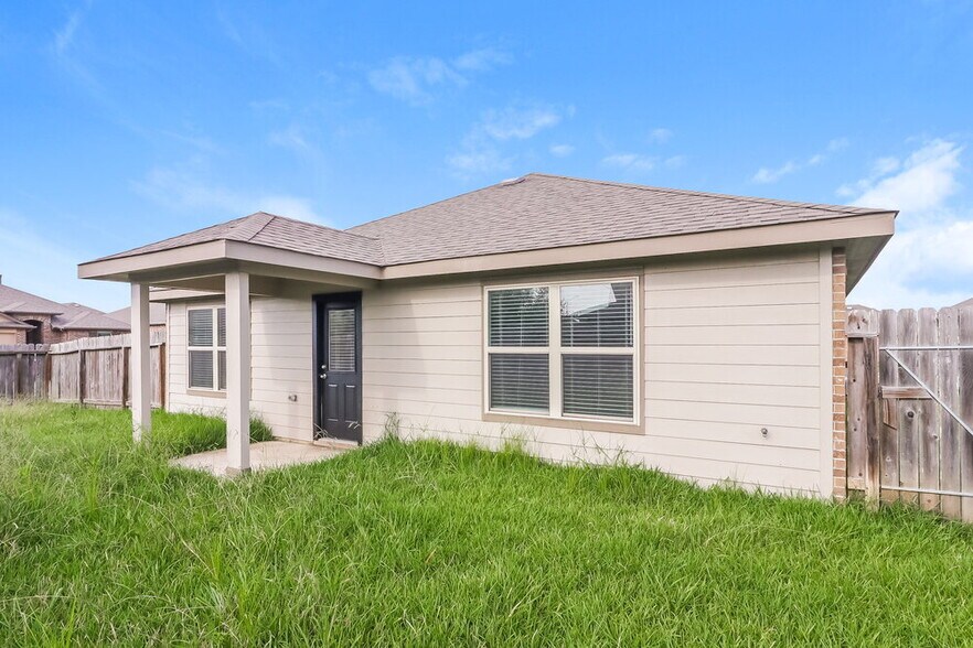 Building Photo - 8102 Rose Petals Ln