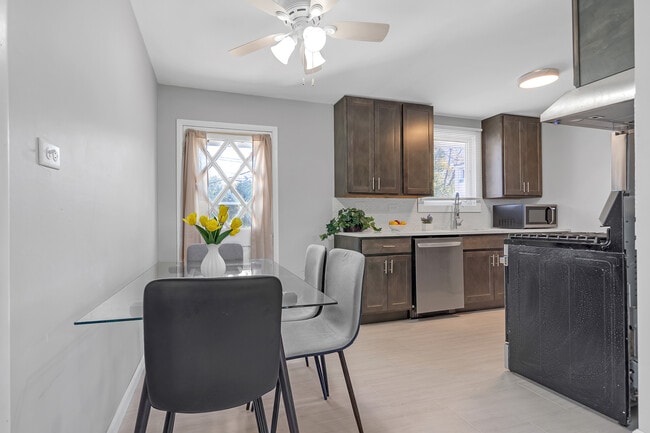 Building Photo - 403 Arrowhead Trail