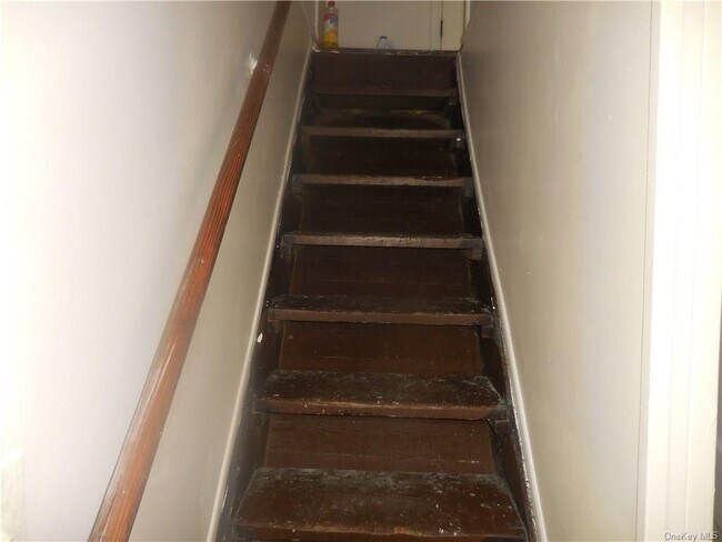 Building Photo - 130 Johnston St