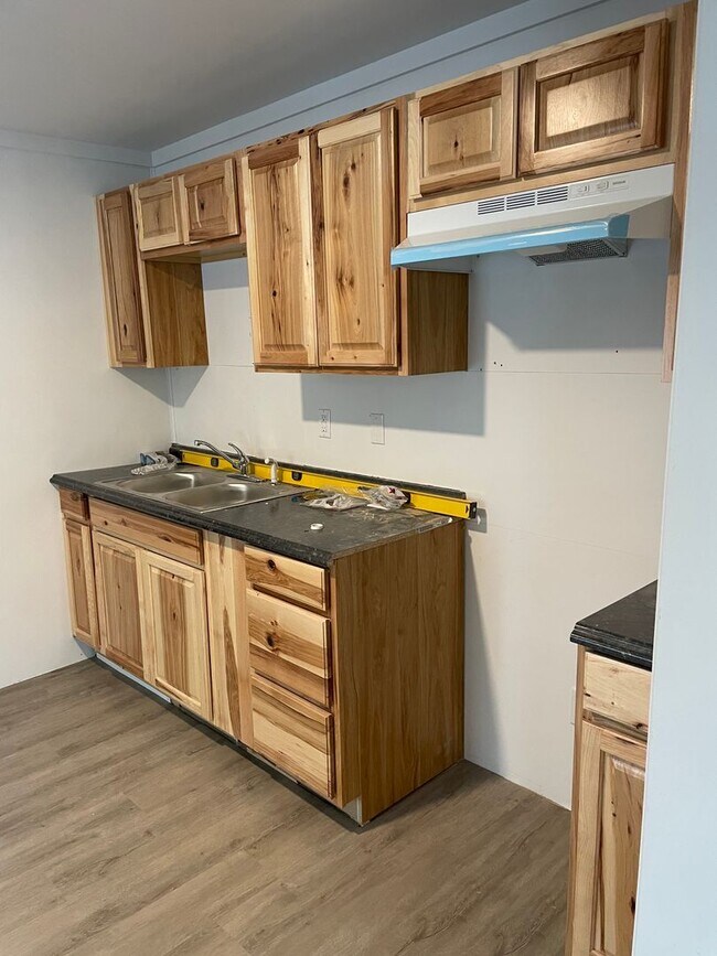 Building Photo - Remodeled 2 Bed 1 Bath House Available 4-15-2024