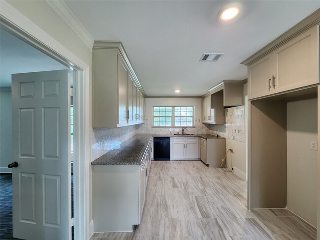Building Photo - 8033 Turquoise Ln