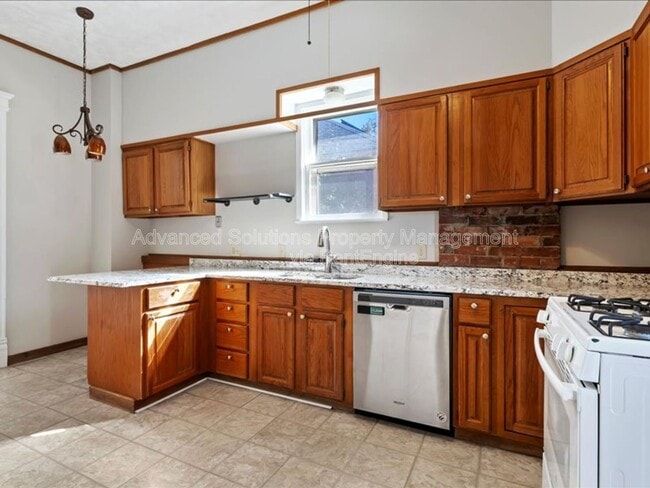 Building Photo - 1120 E 600 S
