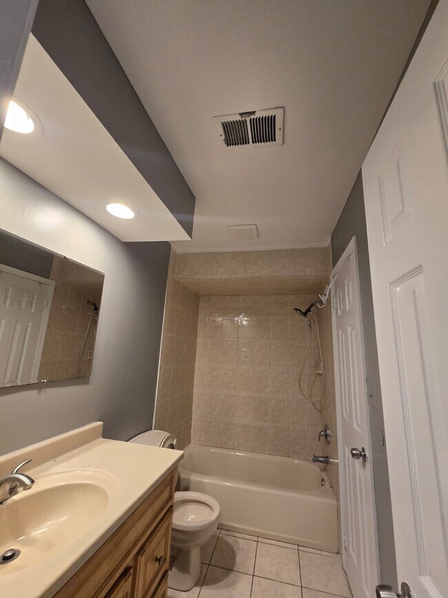 Bathroom - 2104 Woodbridge Commons Way