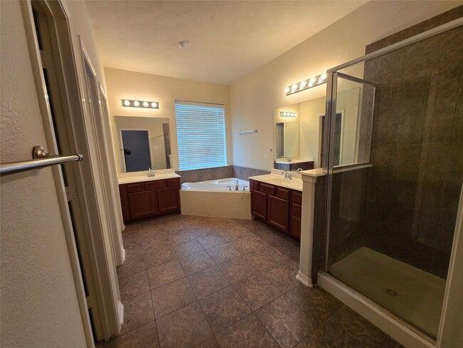 Building Photo - 9903 Onyx Trail Dr