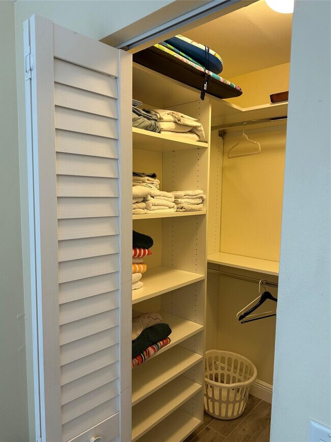 Building Photo - 1605 U.S. Rte 1