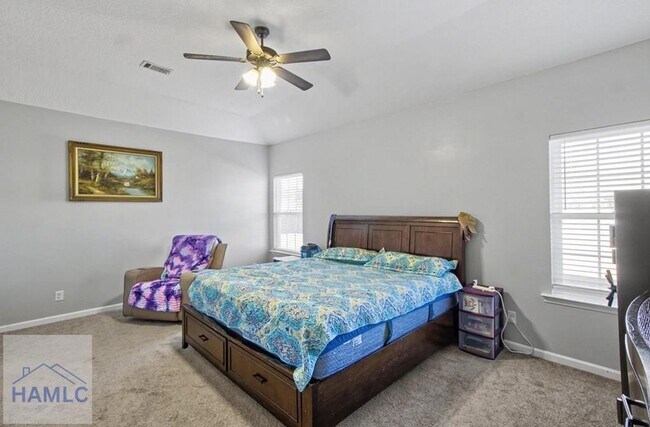 Building Photo - 56 Avondale Dr NE