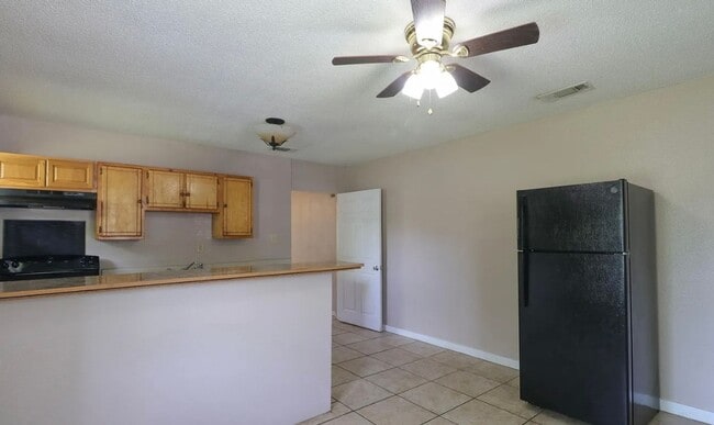 Building Photo - 5012 Merdian Street Unit A