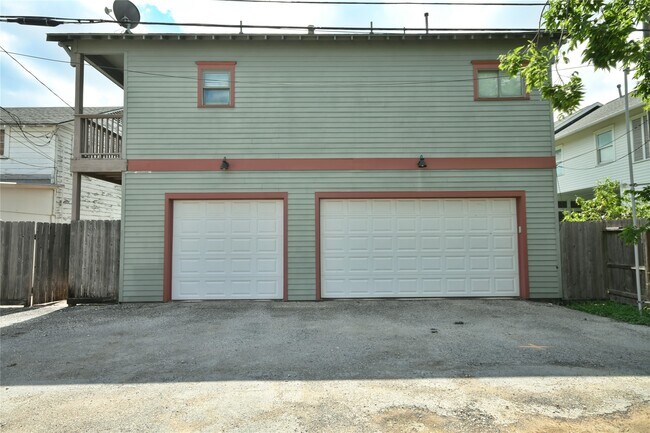 Building Photo - 536 Columbia St
