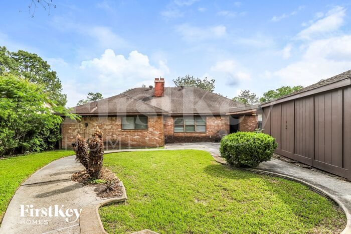 Building Photo - 15010 Chaseridge Dr