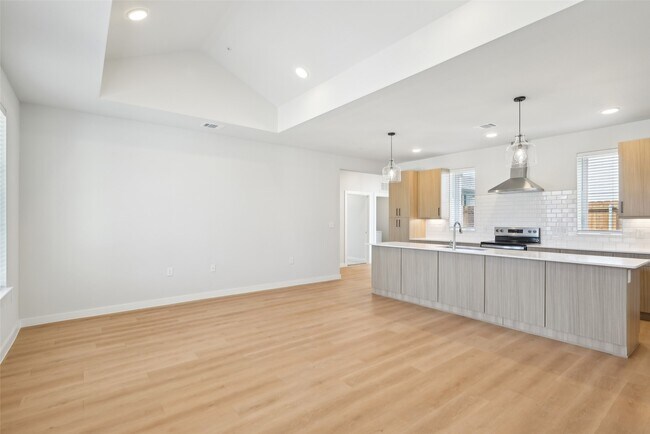 Building Photo - 3651 S Custer Rd