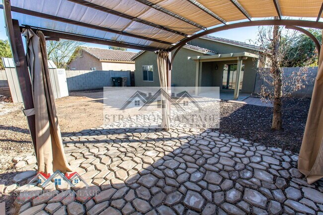 Building Photo - 16092 W Woodlands Ave