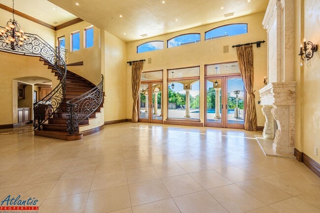 Building Photo - Executive Estate in the Heart of Silicon Valley